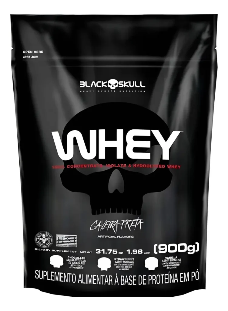 Whey Caveira Preta Black Skull é bom? Veja se a porção de 25 g compensa Refil Whey Black Skull Caveira Preta sabor Chocolate 900g
